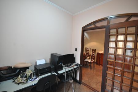 Escritório de casa à venda com 3 quartos, 405m² em Bortolândia, São Paulo