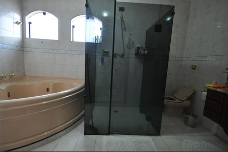 Casa à venda com 405m², 3 quartos e 7 vagasBanheiro da Suíte Master