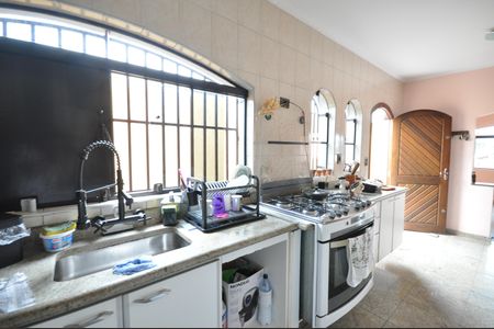 Casa à venda com 405m², 3 quartos e 7 vagasCozinha