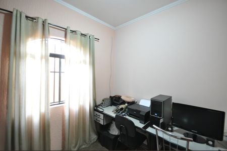 Casa à venda com 405m², 3 quartos e 7 vagasEscritório