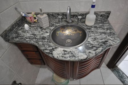 Casa à venda com 405m², 3 quartos e 7 vagasBanheiro da  Suíte 2