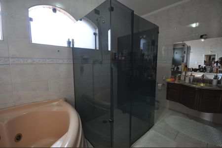 Casa à venda com 405m², 3 quartos e 7 vagasBanheiro da Suíte Master