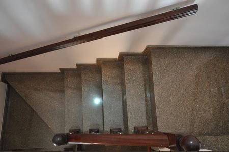 Casa à venda com 405m², 3 quartos e 7 vagasEscada