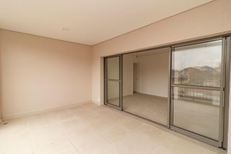 Apartamento à venda com 130m², 3 quartos e 2 vagasVaranda