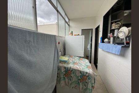 Apartamento à venda com 121m², 3 quartos e 1 vagaÁrea de Serviço