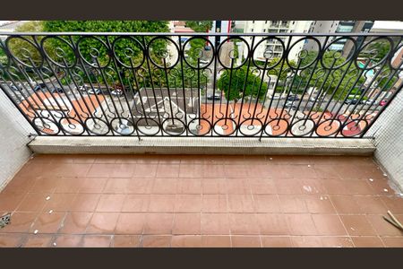 Apartamento à venda com 111m², 2 quartos e 1 vagaVaranda