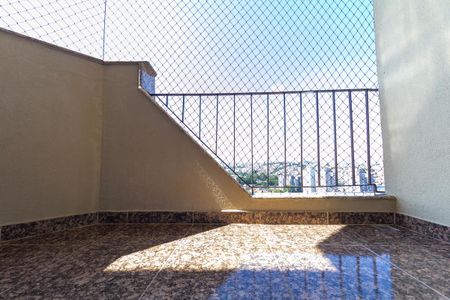 Apartamento à venda com 77m², 3 quartos e 2 vagasVaranda