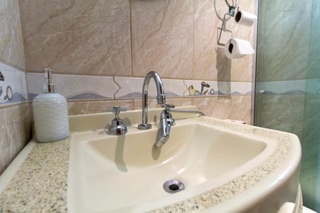 Apartamento à venda com 77m², 3 quartos e 2 vagasBanheiro 2