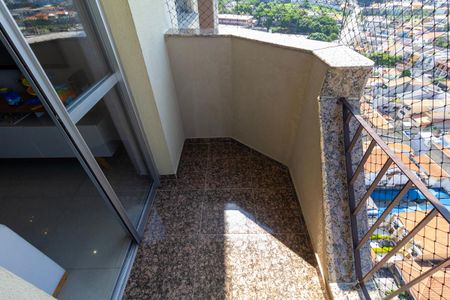 Apartamento à venda com 77m², 3 quartos e 2 vagasVaranda
