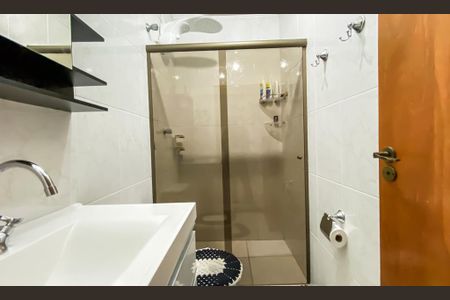 Casa à venda com 135m², 3 quartos e 3 vagasBanheiro 2