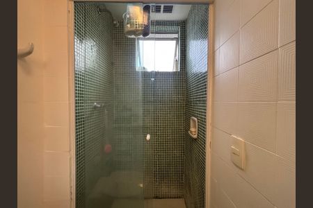 Apartamento à venda com 70m², 2 quartos e 1 vaga Apartamento à venda com 70m², 2 quartos e 1 vagaSuíte - banheiro