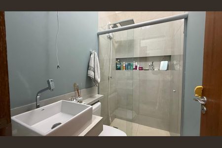 Casa de condomínio à venda com 72m², 2 quartos e 1 vagaBanheiro