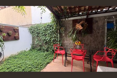 Casa de condomínio à venda com 72m², 2 quartos e 1 vagaÁrea externa