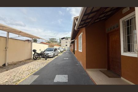 Casa de condomínio à venda com 72m², 2 quartos e 1 vagaGaragem