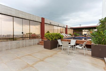 Apartamento à venda com 920m², 6 quartos e 4 vagasÁrea comum - Piscina