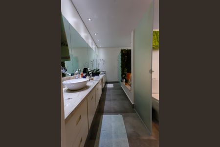 Apartamento à venda com 920m², 6 quartos e 4 vagasSuíte master banheiro