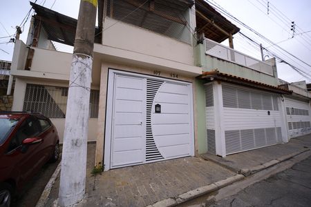 Fachada de casa à venda com 3 quartos, 120m² em Vila Buenos Aires, São Paulo