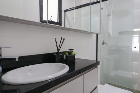 Banheiro de apartamento para alugar com 2 quartos, 92m² em Ingleses do Rio Vermelho, Florianópolis