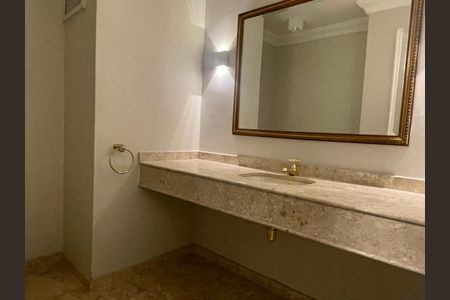 Apartamento para alugar com 238m², 5 quartos e 2 vagas Apartamento para alugar com 238m², 5 quartos e 2 vagasBanheiro