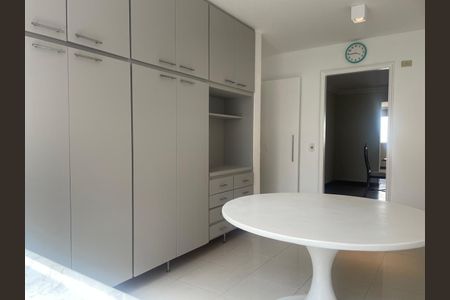 Apartamento para alugar com 238m², 5 quartos e 2 vagas Apartamento para alugar com 238m², 5 quartos e 2 vagasCozinha