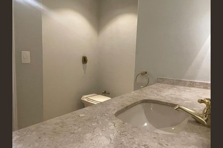 Apartamento para alugar com 238m², 5 quartos e 2 vagas Apartamento para alugar com 238m², 5 quartos e 2 vagasBanheiro