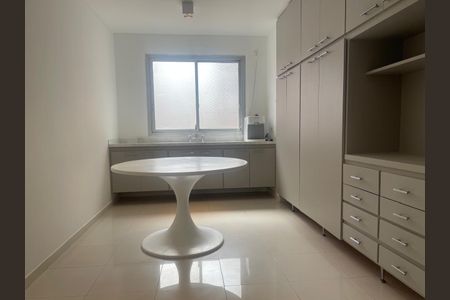 Apartamento para alugar com 238m², 5 quartos e 2 vagas Apartamento para alugar com 238m², 5 quartos e 2 vagasCozinha