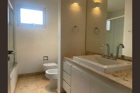 Apartamento para alugar com 238m², 5 quartos e 2 vagas Apartamento para alugar com 238m², 5 quartos e 2 vagasBanheiro