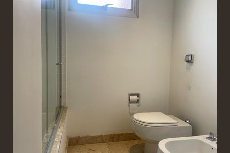 Apartamento para alugar com 238m², 5 quartos e 2 vagas Apartamento para alugar com 238m², 5 quartos e 2 vagasBanheiro