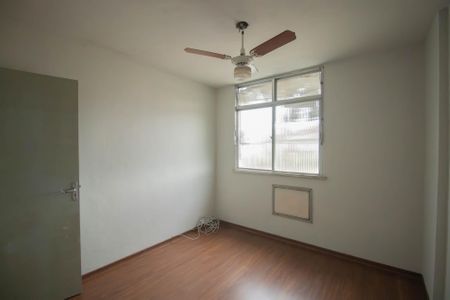 Quarto 2 de apartamento para alugar com 2 quartos, 51m² em Santa Catarina, São Gonçalo