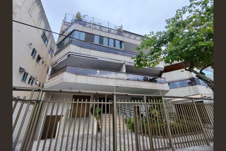 Apartamento para alugar com 117m², 3 quartos e 2 vagas Apartamento para alugar com 117m², 3 quartos e 2 vagasFachada