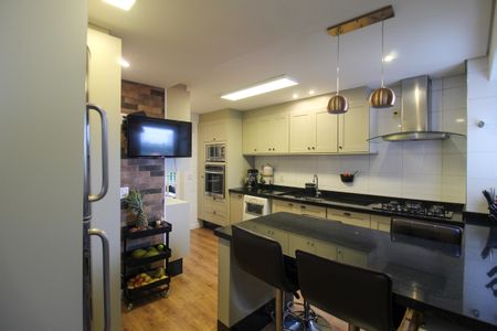 Apartamento à venda com 134m², 4 quartos e 3 vagasCozinha