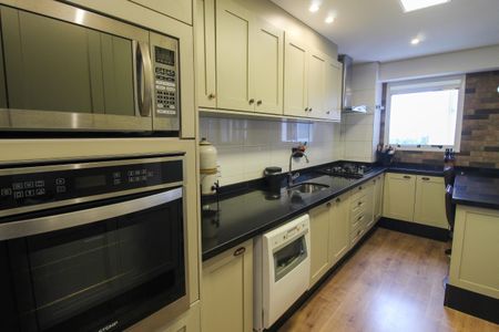 Apartamento à venda com 134m², 4 quartos e 3 vagasCozinha