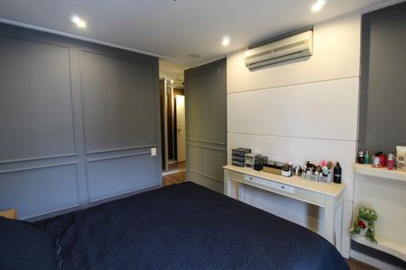Apartamento à venda com 134m², 4 quartos e 3 vagasQuarto 2