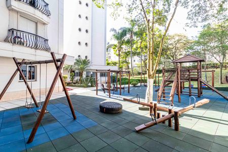 Apartamento à venda com 134m², 4 quartos e 3 vagasÁrea comum - Playground