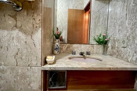 Apartamento à venda com 145m², 3 quartos e 1 vagaBanheiro social 2