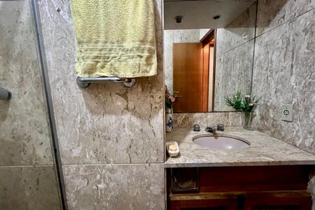 Apartamento à venda com 145m², 3 quartos e 1 vagaBanheiro social 2