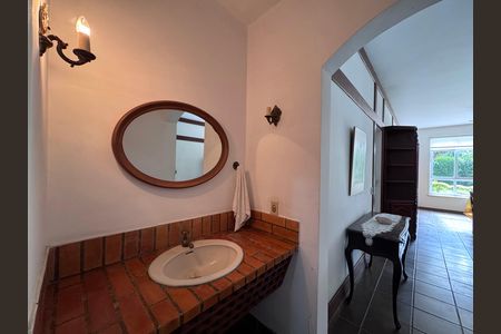 Casa à venda com 4200m², 5 quartos e 5 vagas Casa à venda com 4200m², 5 quartos e 5 vagasCorredor