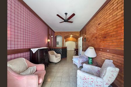 Casa à venda com 4200m², 5 quartos e 5 vagas Casa à venda com 4200m², 5 quartos e 5 vagasSala