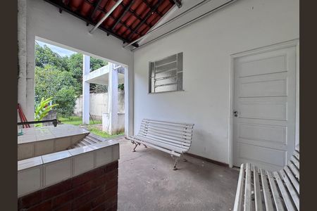 Casa à venda com 4200m², 5 quartos e 5 vagas Casa à venda com 4200m², 5 quartos e 5 vagasCasa do Caseiro - Lavanderia