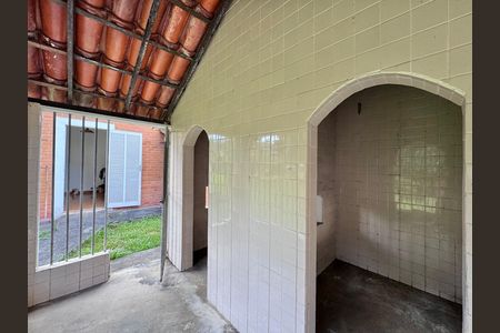 Casa à venda com 4200m², 5 quartos e 5 vagas Casa à venda com 4200m², 5 quartos e 5 vagasCanil