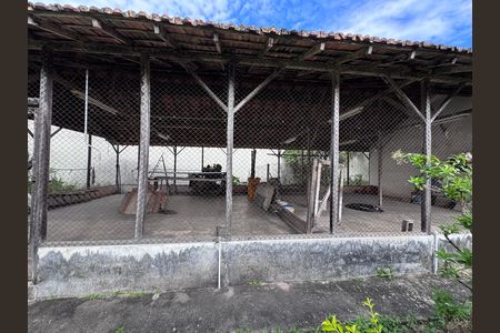 Casa à venda com 4200m², 5 quartos e 5 vagas Casa à venda com 4200m², 5 quartos e 5 vagasÁrea externa