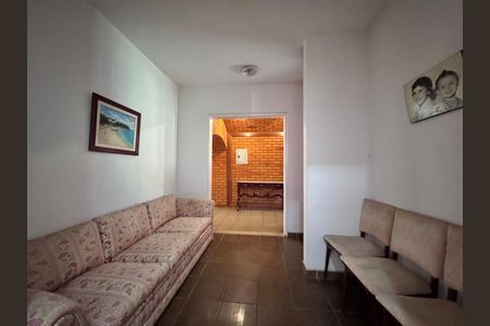 Casa à venda com 4200m², 5 quartos e 5 vagas Casa à venda com 4200m², 5 quartos e 5 vagasSala
