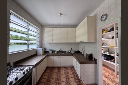 Casa à venda com 4200m², 5 quartos e 5 vagas Casa à venda com 4200m², 5 quartos e 5 vagasCozinha