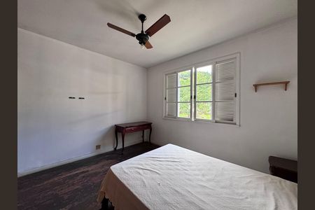 Casa à venda com 4200m², 5 quartos e 5 vagas Casa à venda com 4200m², 5 quartos e 5 vagasQuarto 2