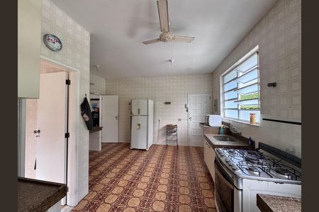 Casa à venda com 4200m², 5 quartos e 5 vagas Casa à venda com 4200m², 5 quartos e 5 vagasCozinha
