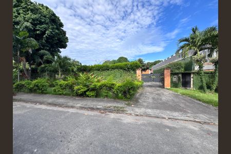 Casa à venda com 4200m², 5 quartos e 5 vagas Casa à venda com 4200m², 5 quartos e 5 vagasFachada