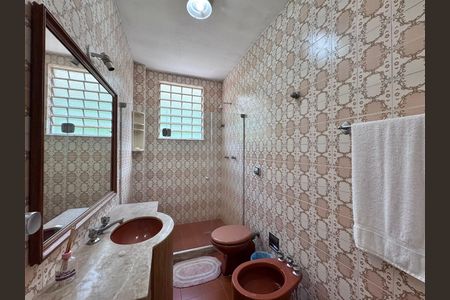 Casa à venda com 4200m², 5 quartos e 5 vagas Casa à venda com 4200m², 5 quartos e 5 vagasBanheiro Social 1