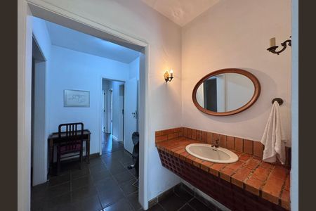 Casa à venda com 4200m², 5 quartos e 5 vagas Casa à venda com 4200m², 5 quartos e 5 vagasCorredor