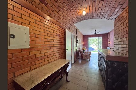 Casa à venda com 4200m², 5 quartos e 5 vagas Casa à venda com 4200m², 5 quartos e 5 vagasSala
