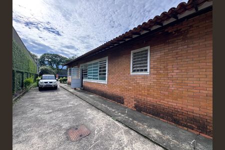 Casa à venda com 4200m², 5 quartos e 5 vagas Casa à venda com 4200m², 5 quartos e 5 vagasÁrea externa